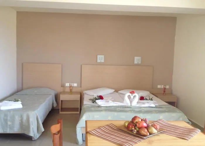 Eurohotel Katrin (adults Only) מלון הרסוניסוס